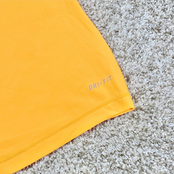 🔳 Nike PRO Dri-Fit Training Tank Top in Light Orange - Picture 4 of 4